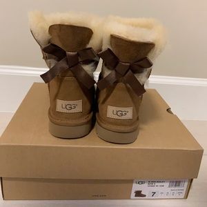 Uggs camel size 7 never worn